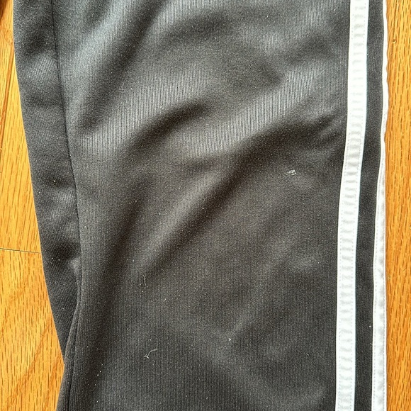 Classic Adidas 3 stripe sweat pants - Picture 14 of 15